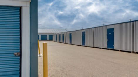 Outside Storage units in Lethbridge