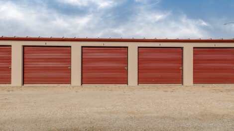 Outside storage Units Lacombe