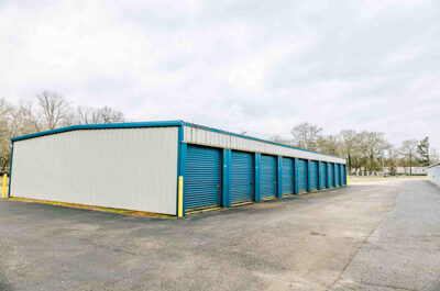 drive up self storage units at Mini Mall Storage