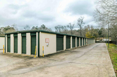 drive up self storage units at Mini Mall Storage