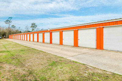 Large drive up self storage in Buna