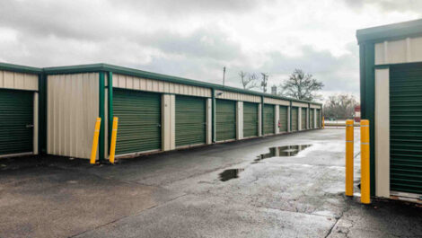 Self storage buildings at Mini Mall Storage