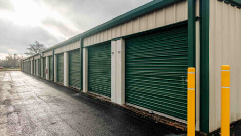 Drive up self storage units at Mini Mall Storage