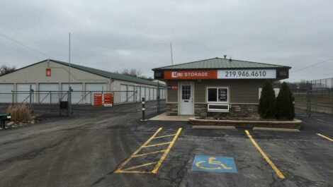 Mini Mall Storage office in Cedar Lake