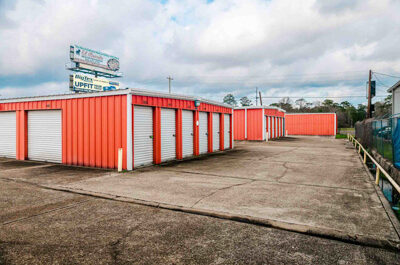 drive up self storage at Mini Mall Storage