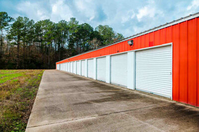 medium and large drive up units at Mini Mall Storage