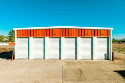 small drive up self storage units